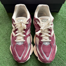 Load image into Gallery viewer, New Balance 9060s Size 10.5
