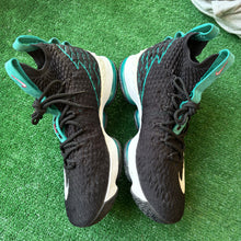 Load image into Gallery viewer, Nike LeBron Griffey 15s Size 11
