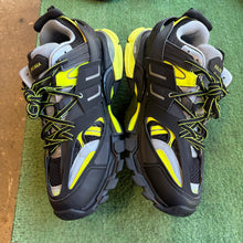 Load image into Gallery viewer, Balenciaga Tracks Size 46
