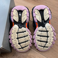Load image into Gallery viewer, Balenciaga Tracks Size 38
