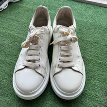 Load image into Gallery viewer, Alexander McQueen Oversized Size 43
