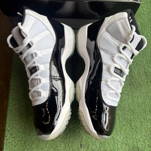 Load image into Gallery viewer, Jordan Concord 11s Size 10.5

