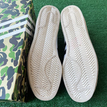 Load image into Gallery viewer, Adidas Bape Superstars Size 8.5
