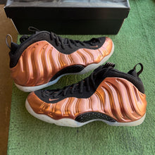 Load image into Gallery viewer, Nike Copper Foamposites Size 13
