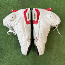 Load image into Gallery viewer, Jordan Red Oreo 6s Size 10.5
