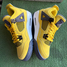Load image into Gallery viewer, Jordan Lightning 4s Size 6Y
