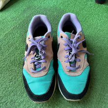 Load image into Gallery viewer, Nike Have a Nice Day Air Max 1s Size 10.5
