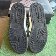 Load image into Gallery viewer, Jordan Mocha Low 1s Size 9
