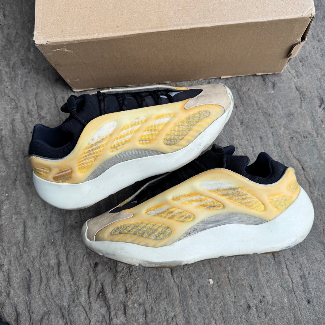 Yeezy Mono Safflower 700 V3s Size 10.5