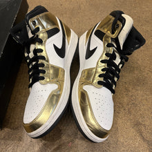 Load image into Gallery viewer, Jordan Metallic Gold Mid 1s Size 12

