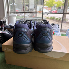 Load image into Gallery viewer, ASICS Black Grand Shark Gel-Nimbus 10.1s Size 11.5
