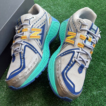 Load image into Gallery viewer, New Balance DTLR Moon Sign 1906Rs Size 13
