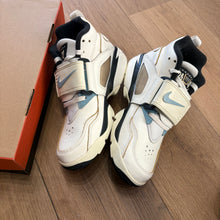 Load image into Gallery viewer, Nike Must Be The Money Air Diamond Turfs Size 9.5
