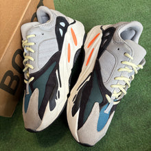 Load image into Gallery viewer, Yeezy Wave Runner 700s Size 8.5
