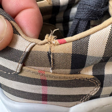 Load image into Gallery viewer, Burberry Ramsey Vintage Chuck Sneakers Size 41
