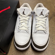 Load image into Gallery viewer, Jordan Mocha 3s Size 10.5
