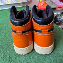 Load image into Gallery viewer, Jordan Shattered Backboard 1s Size 5.5Y
