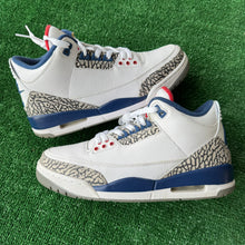 Load image into Gallery viewer, Jordan True Blue 3s Size 9
