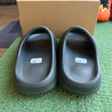 Load image into Gallery viewer, Adidas Yeezy Onyx Slides Size 5
