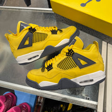 Load image into Gallery viewer, Jordan Lightning 4s Size 8.5
