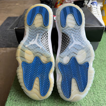 Load image into Gallery viewer, Jordan Space Jam Low 11s Size 8.5
