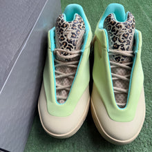 Load image into Gallery viewer, Converse Cheetah SHAI 001s Size 10.5

