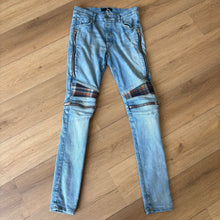 Load image into Gallery viewer, Amiri Denim Size 30

