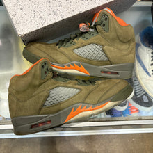 Load image into Gallery viewer, Jordan Olive 5s Size 10.5
