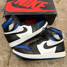 Load image into Gallery viewer, Jordan Royal Toe 1s Size 8.5
