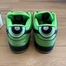Load image into Gallery viewer, Nike SB Powerpuff Buttercup Low Dunks Size 9
