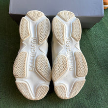 Load image into Gallery viewer, Balenciaga Triple S Size 45
