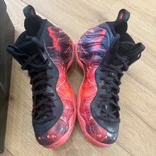 Load image into Gallery viewer, Nike Stranger Things Foamposites Size 11
