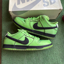 Load image into Gallery viewer, Nike SB Powerpuff Gifls Buttercup Low Dunks Size 10
