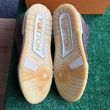 Load image into Gallery viewer, Louis Vuitton Trainers Size 8UK
