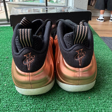 Load image into Gallery viewer, Nike Copper Foamposites Size 9.5
