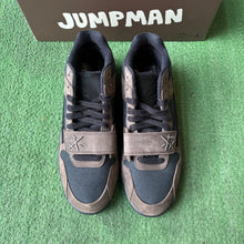 Load image into Gallery viewer, Jordan Mocha Jumpman Jack TRs Size 11
