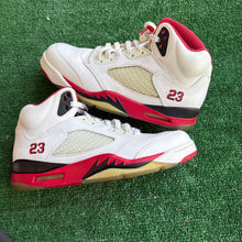 Load image into Gallery viewer, Jordan Black Tongue Fire Red 5s Size 9
