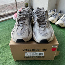 Load image into Gallery viewer, Yeezy Static 700 V2s Size 10
