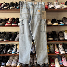 Load image into Gallery viewer, Carhartt Double Knee Jeans Size 30 x 32
