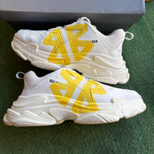 Load image into Gallery viewer, Balenciaga Triple S Size 45
