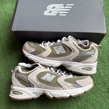 Load image into Gallery viewer, New Balance 530s Size 7
