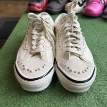 Load image into Gallery viewer, Vans Marshmallow Pearlized Old Skool 36s Size 8
