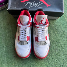 Load image into Gallery viewer, Jordan Fire Red 4s Size 8
