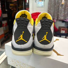 Load image into Gallery viewer, Jordan Vivid Sulfur 4s Size 9.5W/8M
