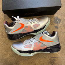 Load image into Gallery viewer, Nike KD Galaxy 4s Size 11
