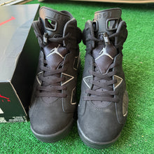 Load image into Gallery viewer, Jordan Cap And Gown 6s Size 9
