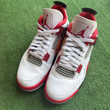Load image into Gallery viewer, Jordan Fire Red 4s Size 9.5
