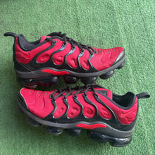Load image into Gallery viewer, Nike Vapormax Plus Size 11
