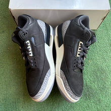 Load image into Gallery viewer, Jordan Off Noir 3s Size 10W/8.5M
