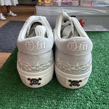 Load image into Gallery viewer, Octavious Marks Skate Shoes Size 9

